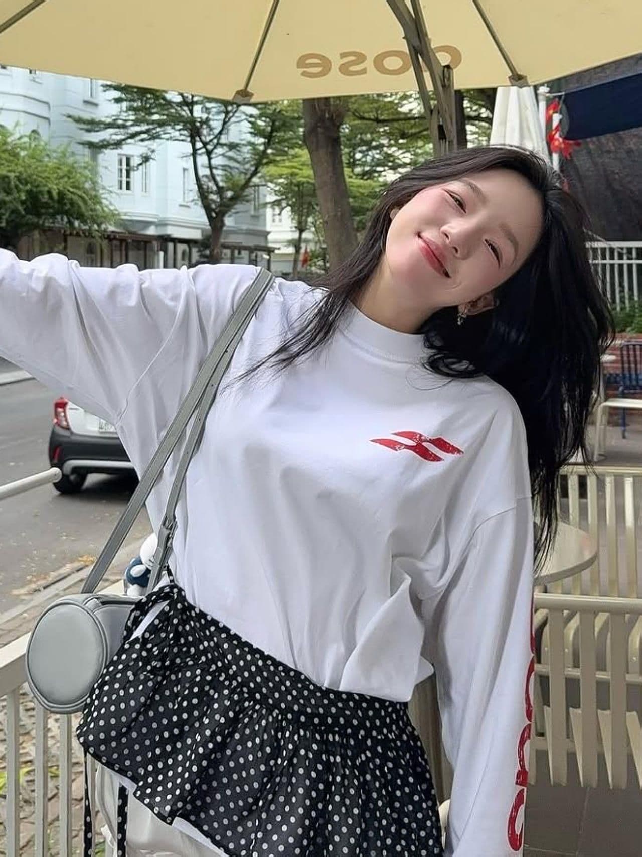 폭발 200그램 순면 플러그 루오 모방 당겨서 어깨 테두리 프린트 루즈핏 만나는 긴팔 티셔츠 여성 이미지 4