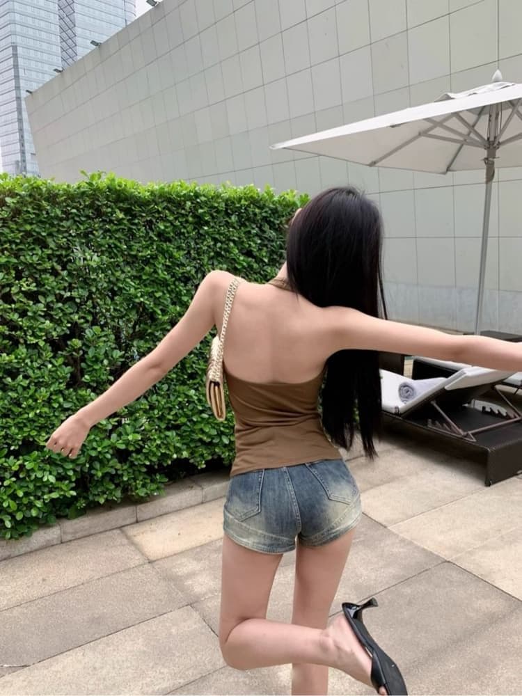 대외 무역 뜨거운 판매 섹션 디자인 센스 작은 대중 비틀림 행침 목 캐미솔 여름 쇼트 스타일 핫걸 맨위 상세 이미지 9