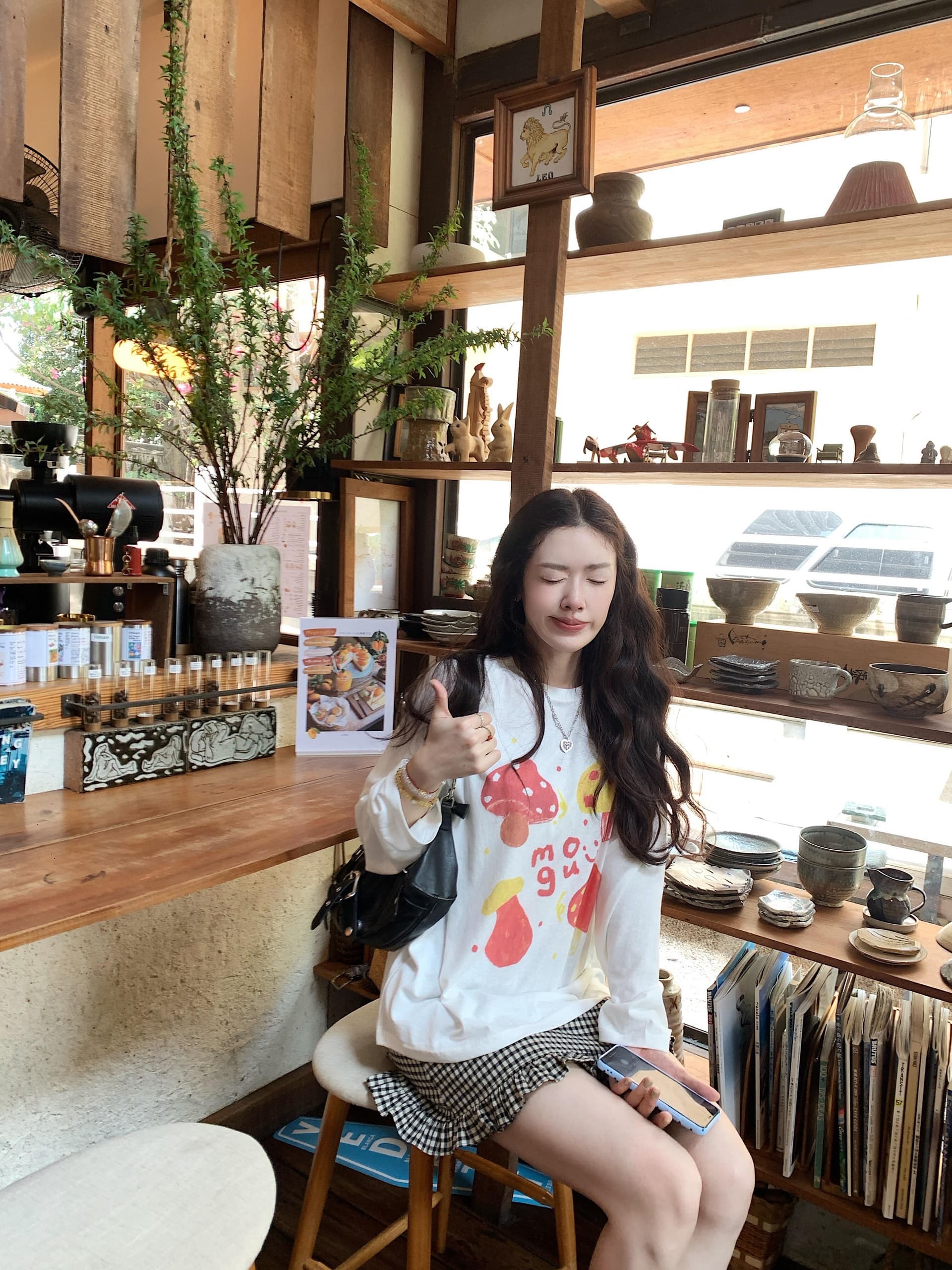 광저우 원단 라이 경기 서울 실크 미끄러짐 눈꽃 면 얇은 스타일 마이크로 ~을 통해 자외선 차단 블라우스 여성 긴 소매 루즈핏 라운드 넥 맨위 이미지 2