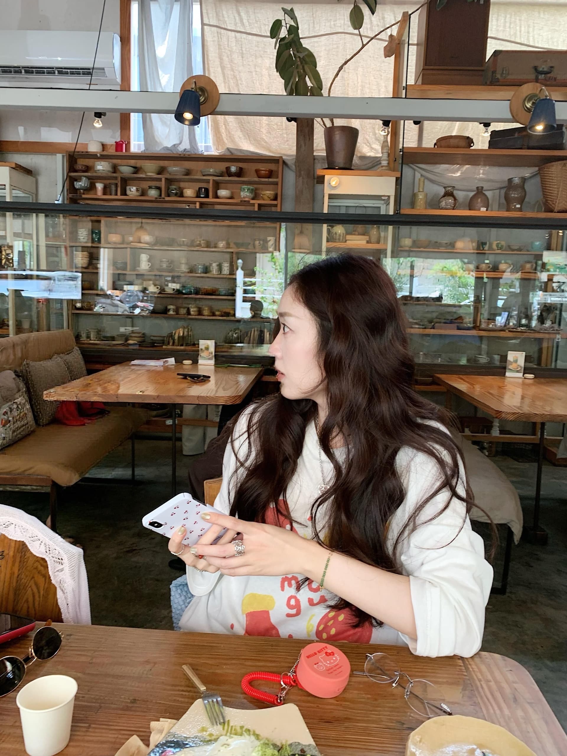 광저우 원단 라이 경기 서울 실크 미끄러짐 눈꽃 면 얇은 스타일 마이크로 ~을 통해 자외선 차단 블라우스 여성 긴 소매 루즈핏 라운드 넥 맨위 이미지 3