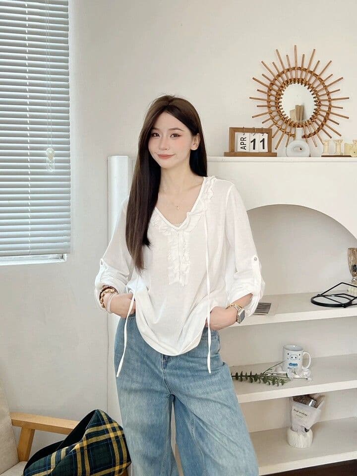 눈꽃 면 화이트 프릴 V넥 7부 소매 티셔츠 여성 여름 가을 루즈핏 디자인 센스 슬림해 보이는 긍정적 인 어깨 의류 상세 이미지 3
