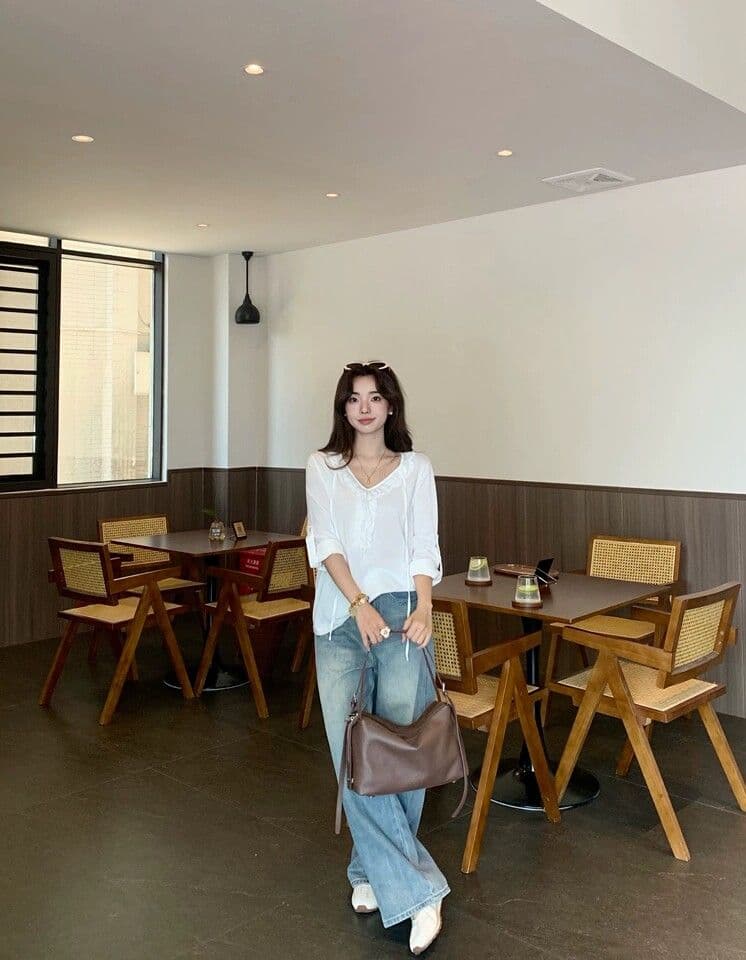 눈꽃 면 화이트 프릴 V넥 7부 소매 티셔츠 여성 여름 가을 루즈핏 디자인 센스 슬림해 보이는 긍정적 인 어깨 의류 상세 이미지 6