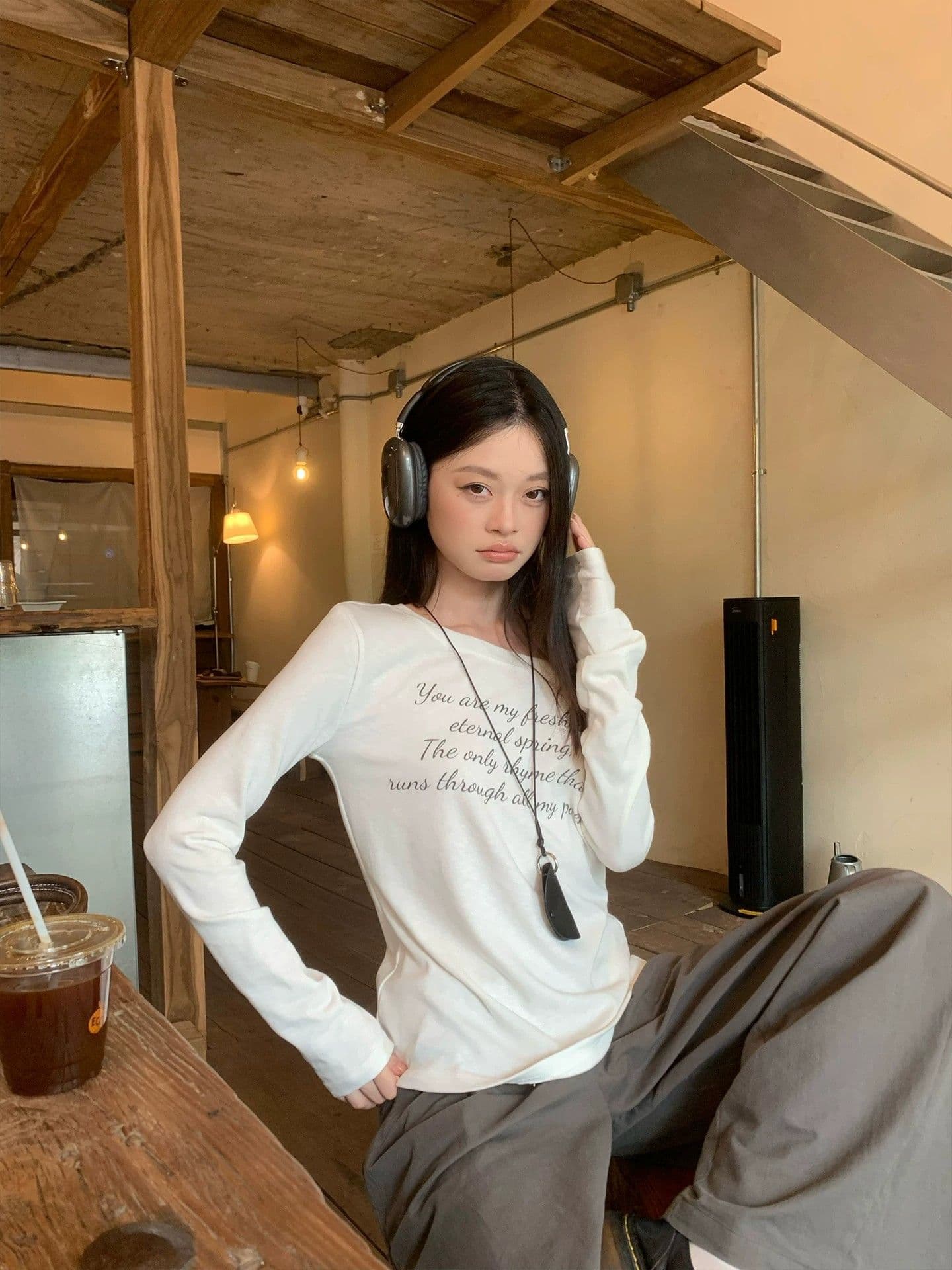 220 그램 92 면 8 암모니아 Lun 비스듬한 칼라 오프숄더 티셔츠 여성 긴 소매 기본 셔츠 여성 상세 이미지 6