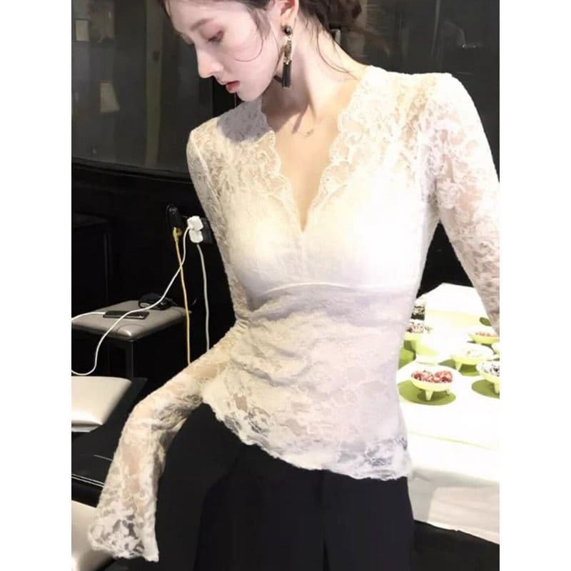 광저우 원단 느낌 부드러운 디자인 센스 V넥 긴팔 레이스 셔츠 새로운 순수한 욕망 핫걸 품격 맨위 이미지 4