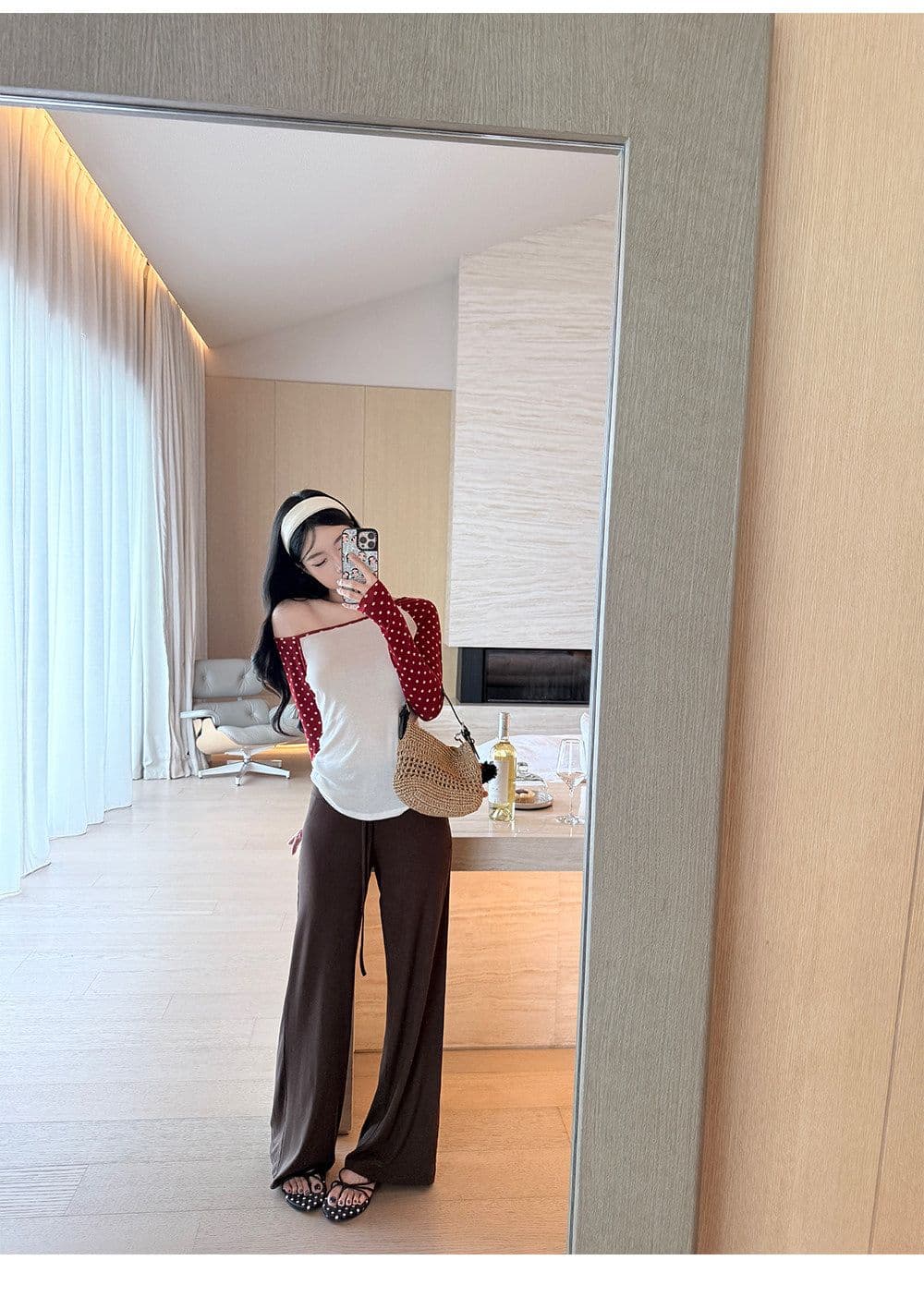 laareetoo 라이 경기 서울 삼색 도트 무늬 비스듬한 어깨 긴팔 티셔츠 여성 몸매 가꾸기 슬림해 보이는 디자인 센스 맨위 이미지 3