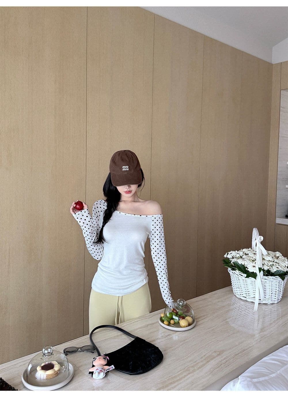 laareetoo 라이 경기 서울 삼색 도트 무늬 비스듬한 어깨 긴팔 티셔츠 여성 몸매 가꾸기 슬림해 보이는 디자인 센스 맨위 상세 이미지 32