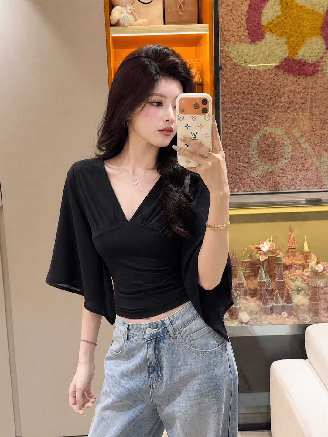 검정색 V넥 망사 패치워크 7부 소매 얇은 스타일 티셔츠 여성 품격 프랑스식 Chic 허리 수축 슬림해 보이는 연꽃 잎 소매 맨위 상세 이미지 3