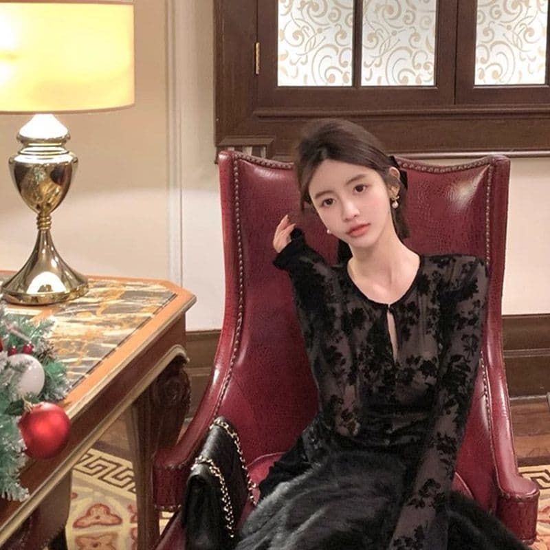 검정색 라운드 넥 만나는 긴팔 레이스 티셔츠 여성 봄 가을 품격 허리 수축 슬림해 보이는 디자인 센스 맨위 이미지 3