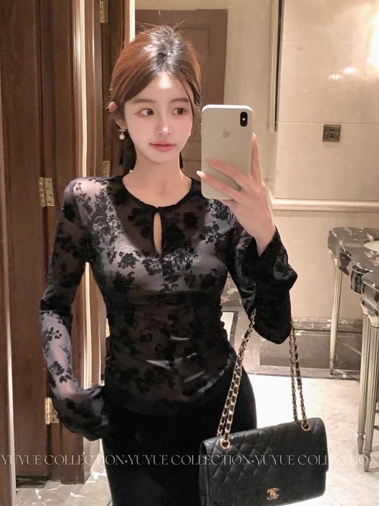 검정색 라운드 넥 만나는 긴팔 레이스 티셔츠 여성 봄 가을 품격 허리 수축 슬림해 보이는 디자인 센스 맨위 상세 이미지 4