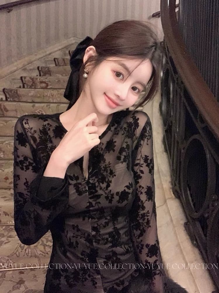 검정색 라운드 넥 만나는 긴팔 레이스 티셔츠 여성 봄 가을 품격 허리 수축 슬림해 보이는 디자인 센스 맨위 상세 이미지 8