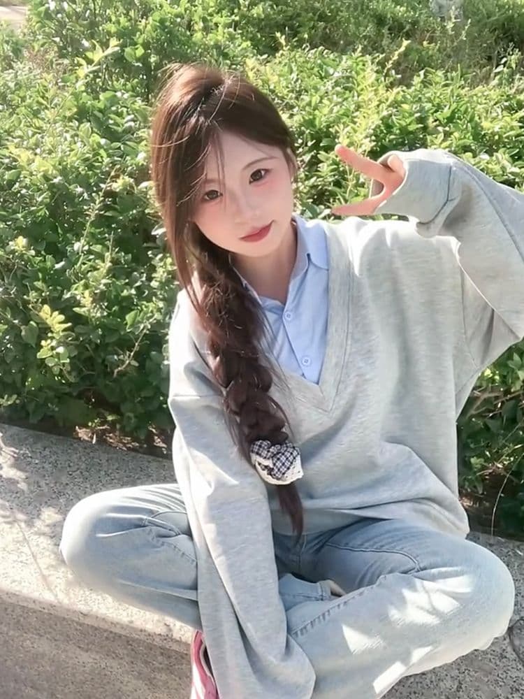 패치워크 페이크 레이어드 V넥 풀오버 스웨트셔츠 여성 봄 가을 2026 새로운 폭발 한 부서 느긋한 바람 디자인 센스 맨위 상세 이미지 6