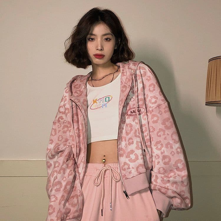 2026 핑크색 레오파드 무늬 쇼트 스타일 오픈 가디건 여성 코트 봄 가을 새로운 루즈핏 항구 바람 레트로 후드 티 스웨터 트렌디 상세 이미지 3