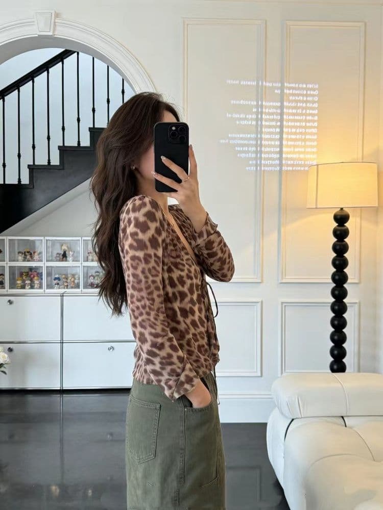 원본 쉬폰 레오파드 무늬 레이스업 쉬폰 여성 셔츠 봄 가을 얇은 스타일 프랑스식 레트로 품격 자외선 차단 V넥 긴팔 상세 이미지 7