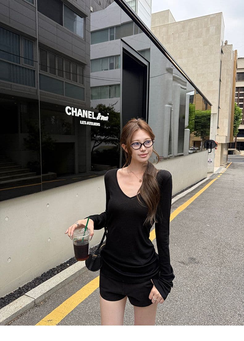 라이 경기 서울 V넥 다용도 긴팔 티셔츠 여성 뜨개질 슬림해 보이는 루즈핏 단색 기본 셔츠 가을 새로운 다용도 맨위 상세 이미지 10