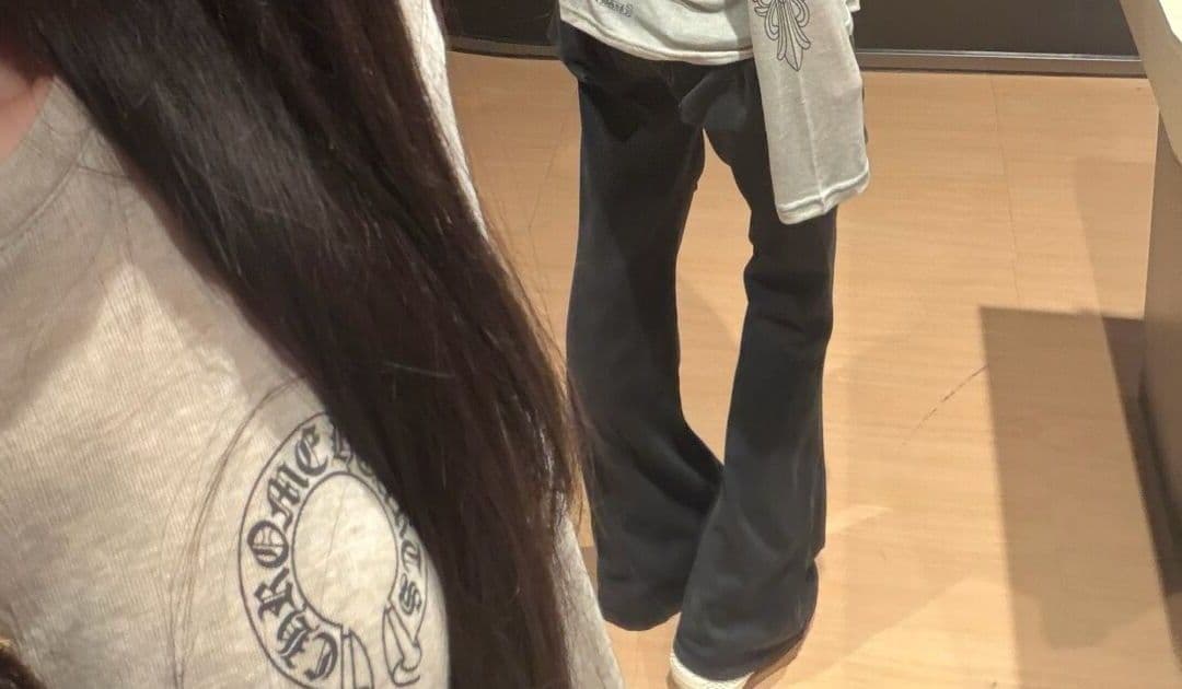 눈꽃 면 레트로 섹션 산스크리트어 알파벳 마이크로 ~을 통해 블라우스 긴팔 티셔츠 여성 조기 가을 살구 색상 루즈핏 캐주얼 맨위 상세 이미지 2
