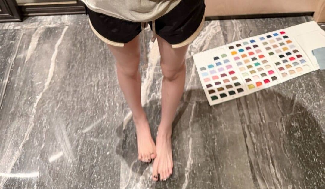 눈꽃 면 레트로 섹션 산스크리트어 알파벳 마이크로 ~을 통해 블라우스 긴팔 티셔츠 여성 조기 가을 살구 색상 루즈핏 캐주얼 맨위 상세 이미지 13
