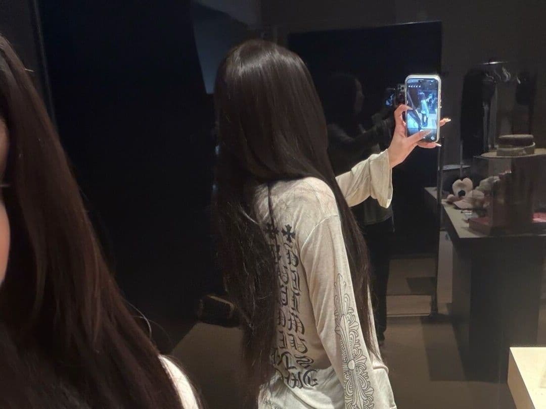 눈꽃 면 레트로 섹션 산스크리트어 알파벳 마이크로 ~을 통해 블라우스 긴팔 티셔츠 여성 조기 가을 살구 색상 루즈핏 캐주얼 맨위 상세 이미지 21