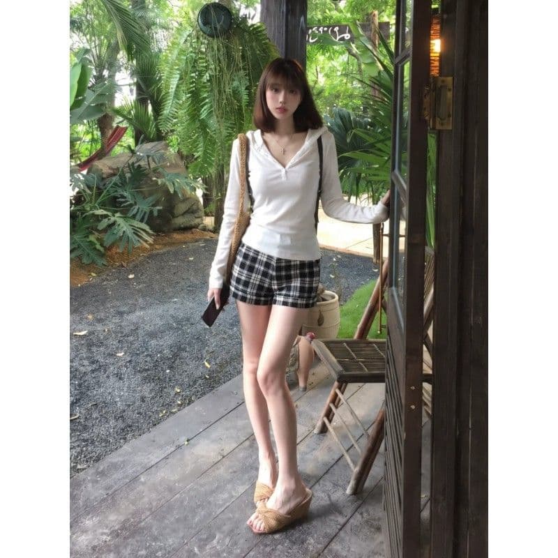 화이트 후드 티셔츠 여성 이른 가을 디자인 센스 몸매 가꾸기 긴팔 작은 대중 고급 센스 슬림해 보이는 품격 캐주얼 V넥 맨위 상세 이미지 4
