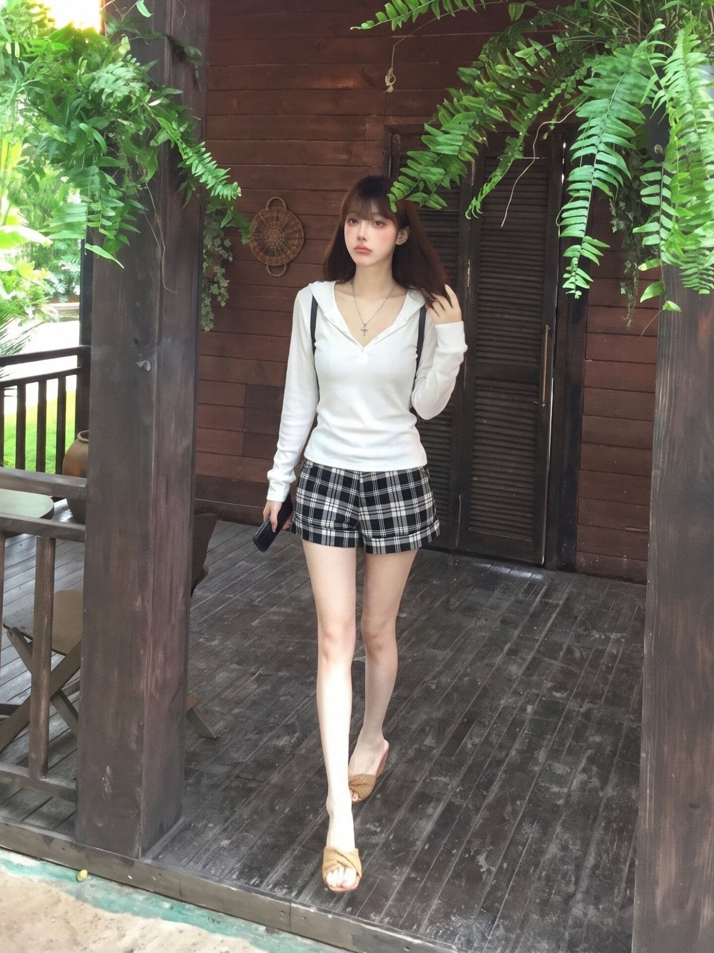 화이트 후드 티셔츠 여성 이른 가을 디자인 센스 몸매 가꾸기 긴팔 작은 대중 고급 센스 슬림해 보이는 품격 캐주얼 V넥 맨위 상세 이미지 5