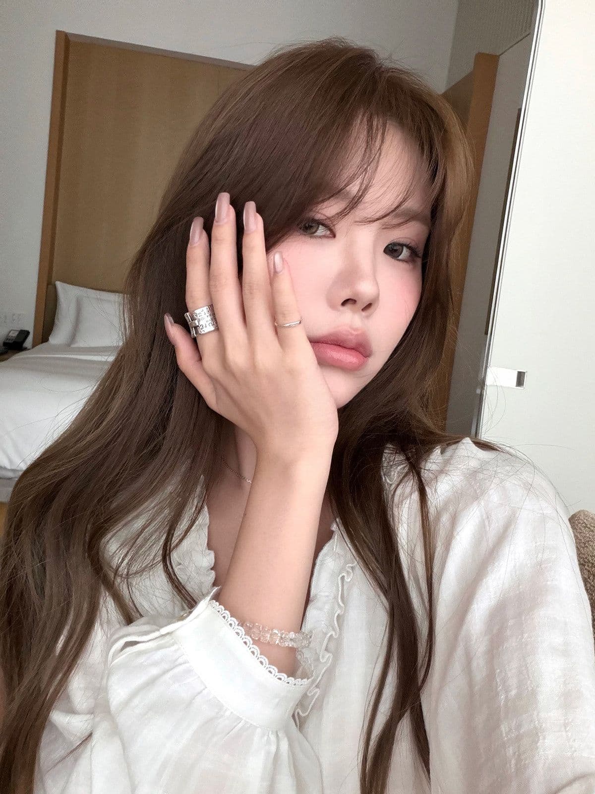 원본 품질 이른 가을 한 부서 질감 센스 V넥 레이스업 프릴 셔츠 루즈핏 요정 가스 부드러운 긴팔 맨위 상세 이미지 3