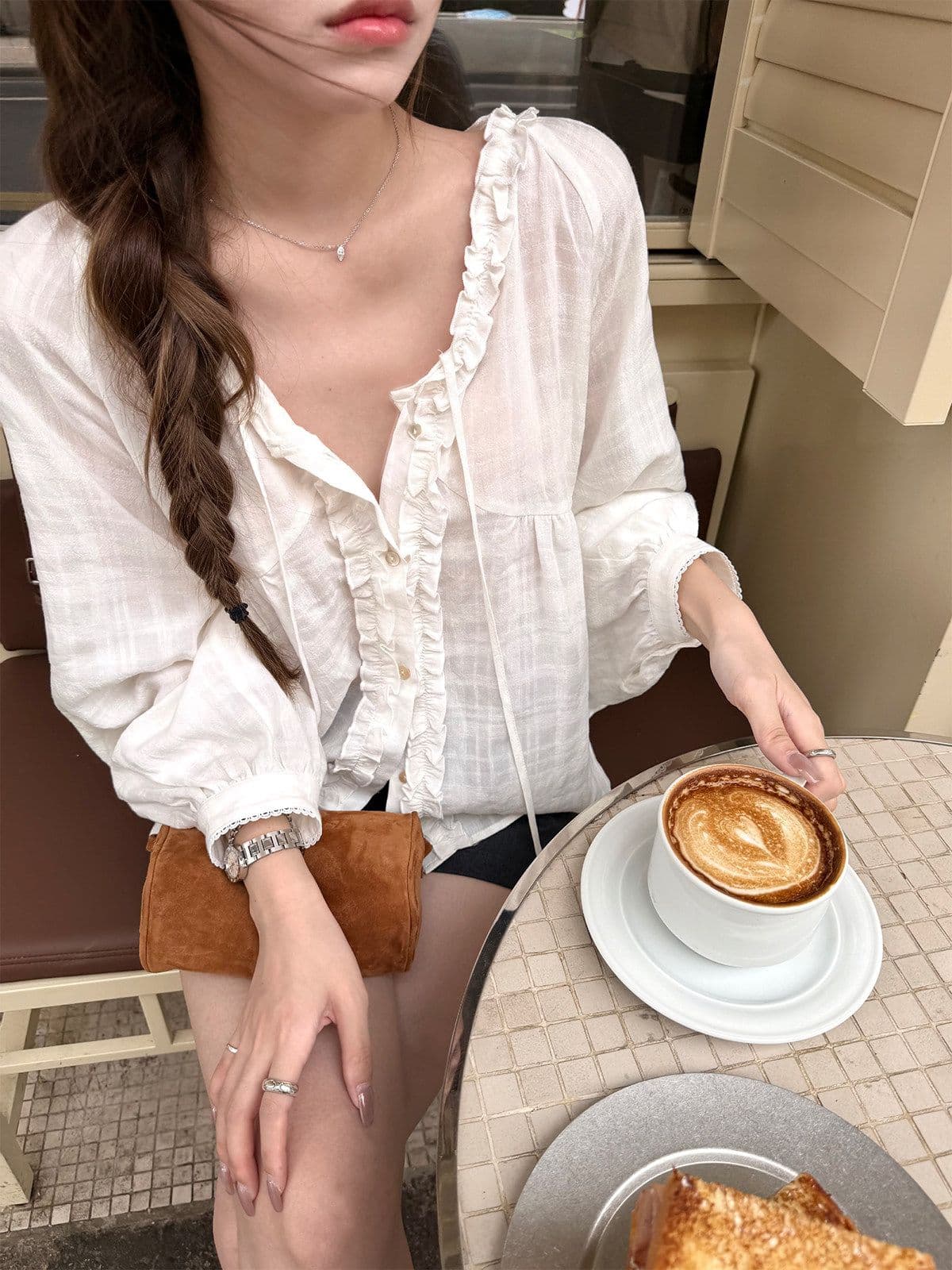 원본 품질 이른 가을 한 부서 질감 센스 V넥 레이스업 프릴 셔츠 루즈핏 요정 가스 부드러운 긴팔 맨위 상세 이미지 5