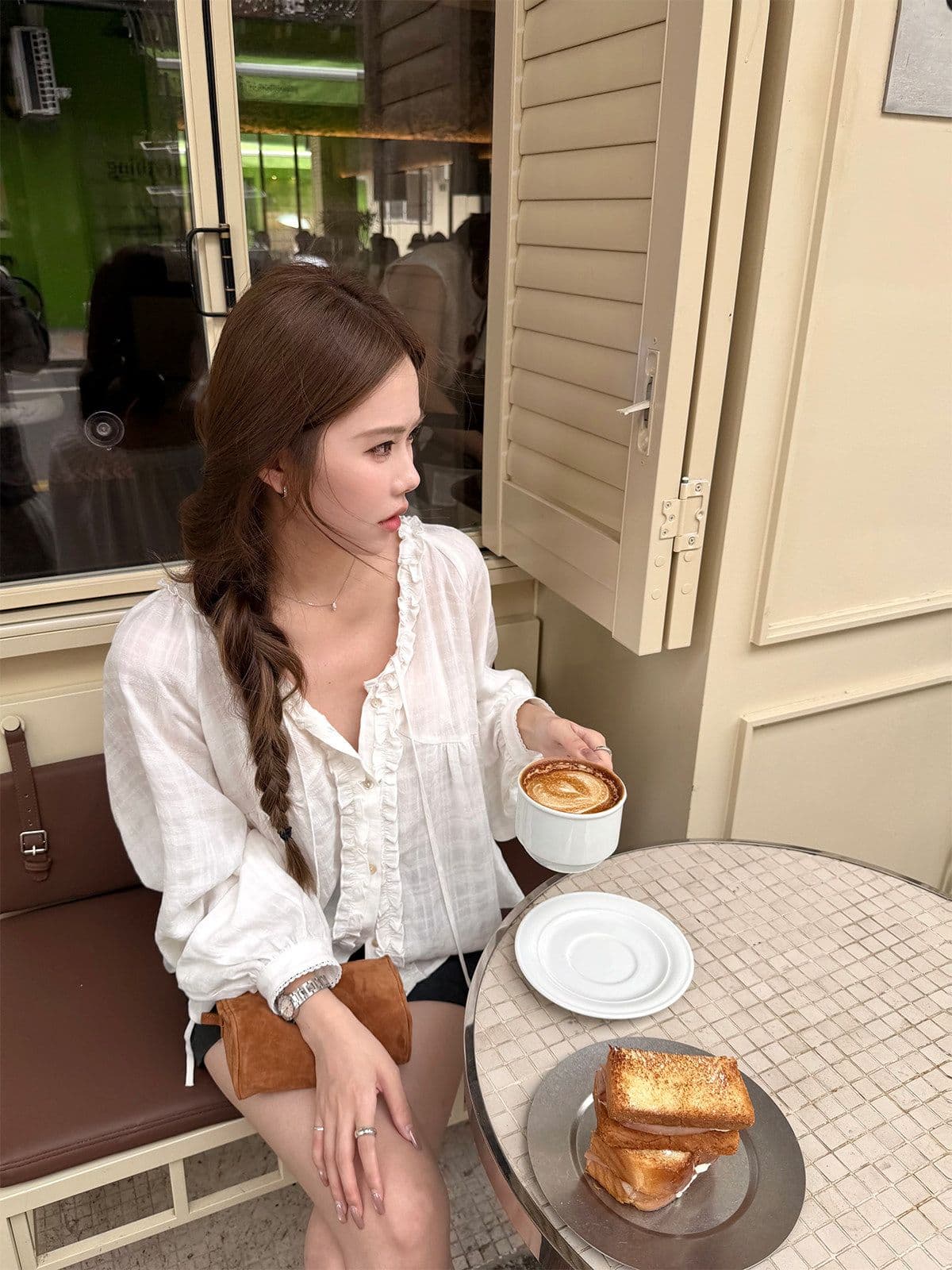 원본 품질 이른 가을 한 부서 질감 센스 V넥 레이스업 프릴 셔츠 루즈핏 요정 가스 부드러운 긴팔 맨위 상세 이미지 10