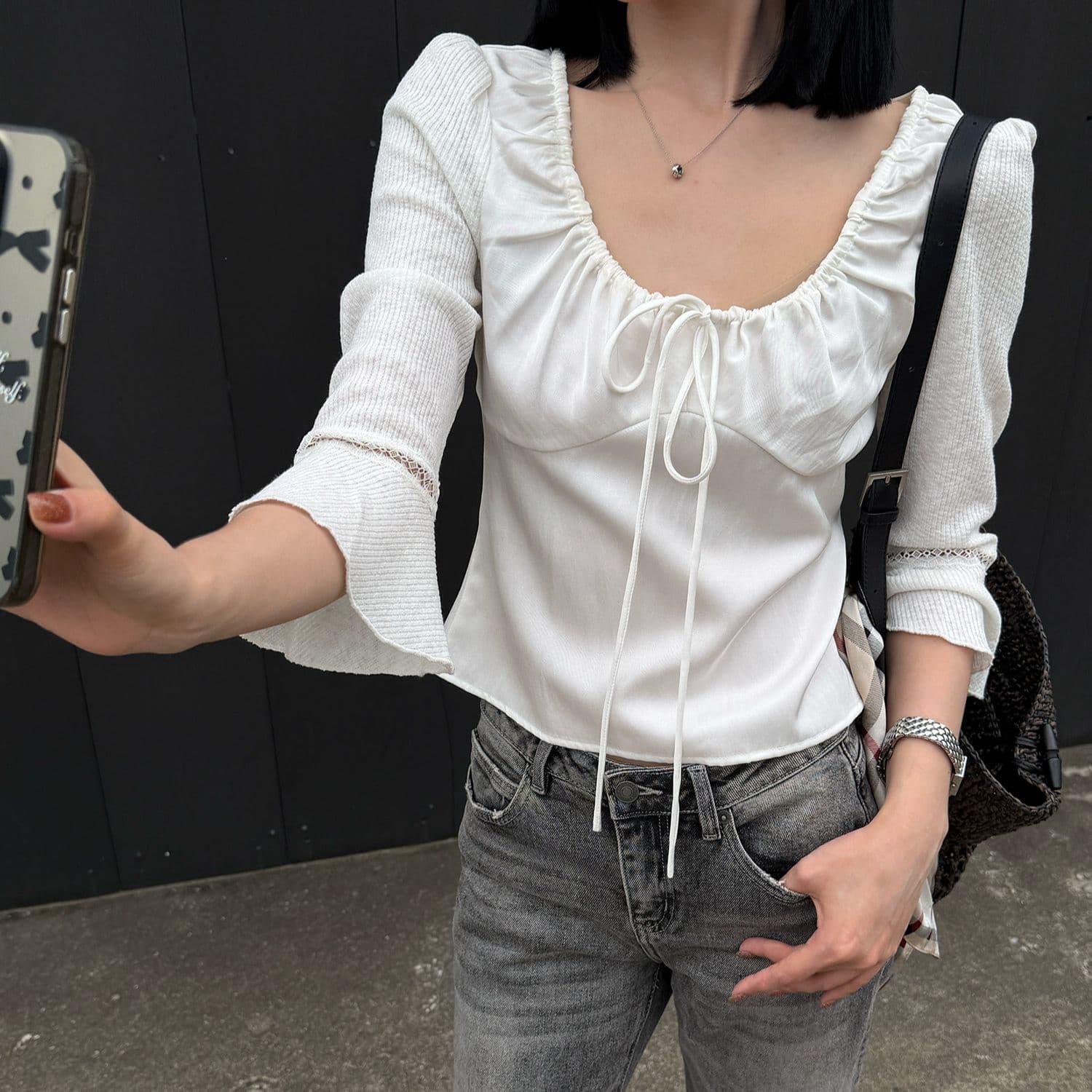 높은 품질 품질 레트로 새틴 대 라운드 넥 주름 맨위 여성 품격 출퇴근 고급 chic Chic 여성 셔츠 이미지 4