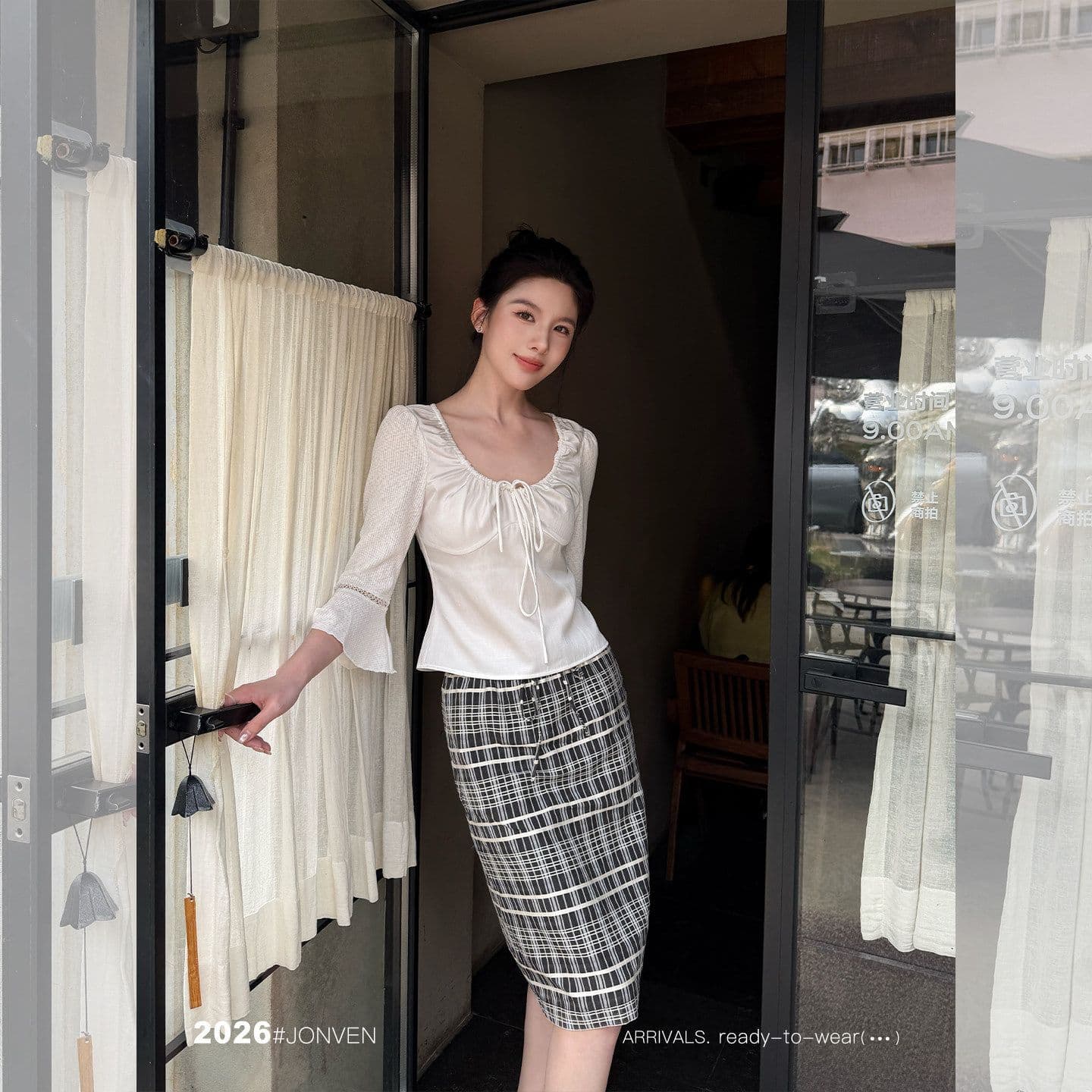 높은 품질 품질 레트로 새틴 대 라운드 넥 주름 맨위 여성 품격 출퇴근 고급 chic Chic 여성 셔츠 이미지 2