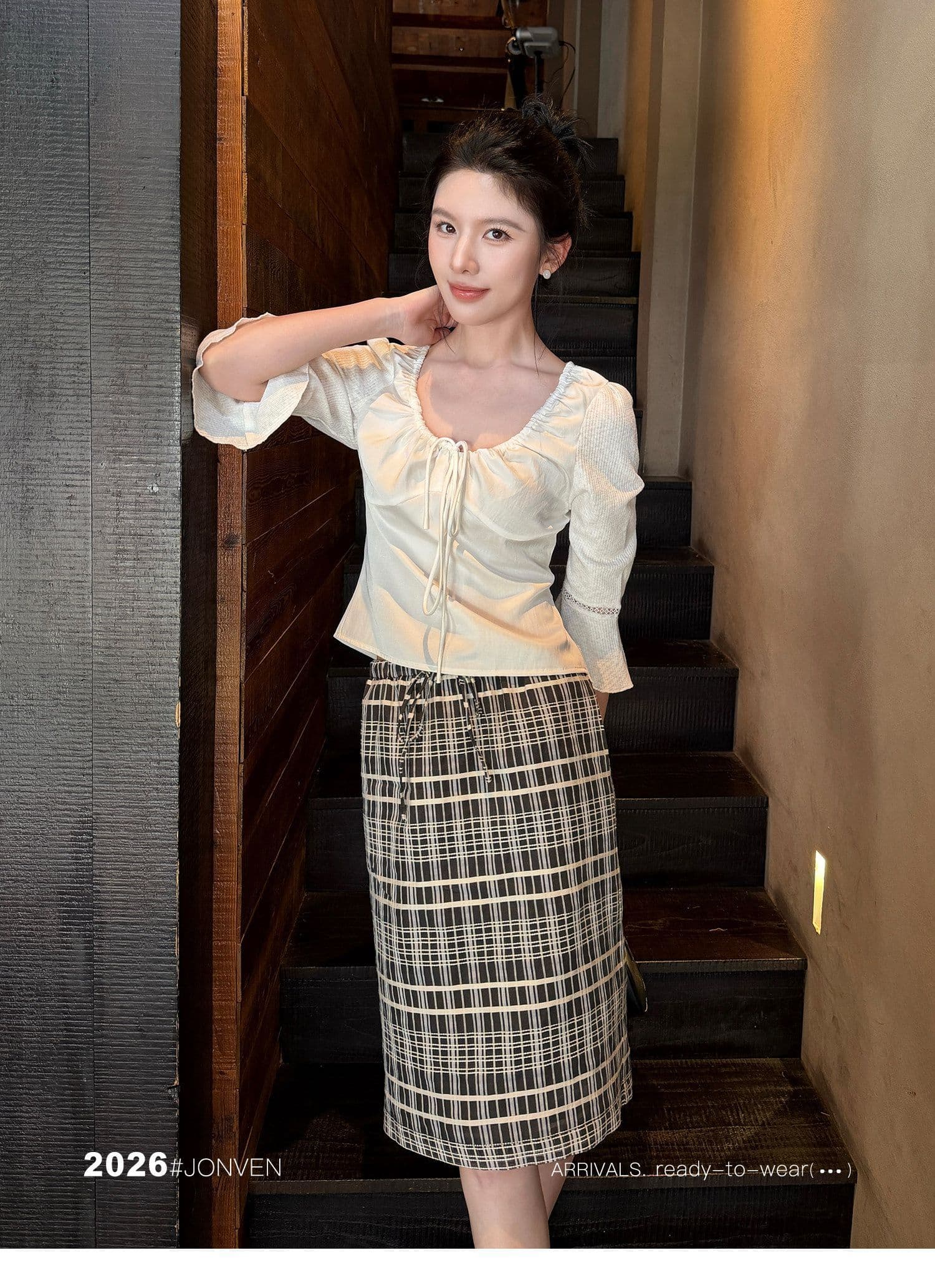 높은 품질 품질 레트로 새틴 대 라운드 넥 주름 맨위 여성 품격 출퇴근 고급 chic Chic 여성 셔츠 상세 이미지 2