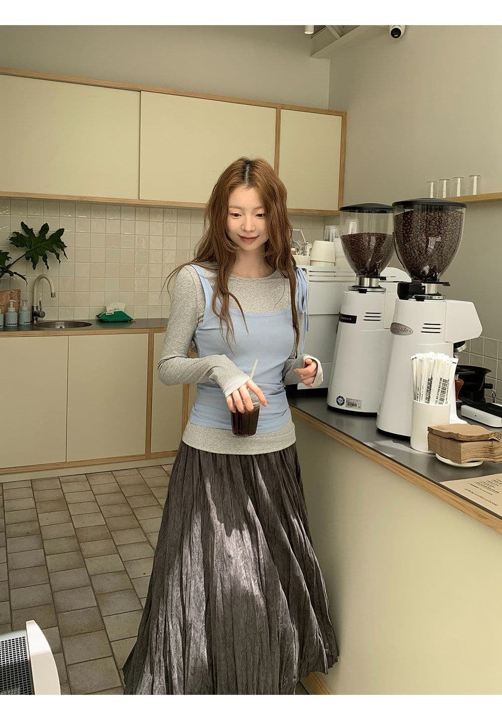 레드 맨 내부에 가져 가라. 기본 셔츠 여성 가을 2026 새로운 긴팔 티셔츠 한 부서 착용 가져 가라. 회색 맨위 투피스 세트 상세 이미지 5