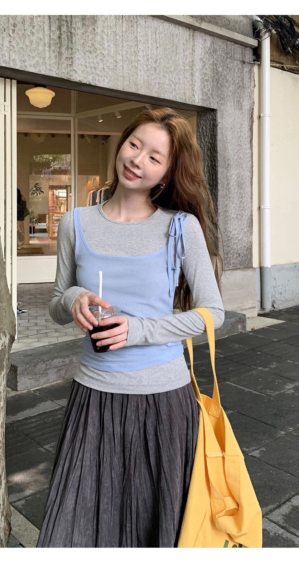 레드 맨 내부에 가져 가라. 기본 셔츠 여성 가을 2026 새로운 긴팔 티셔츠 한 부서 착용 가져 가라. 회색 맨위 투피스 세트 상세 이미지 14