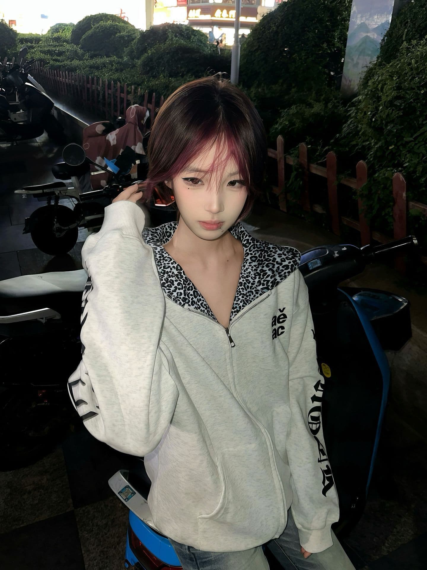 얇은 스타일 털이 있는 원본 솜씨 인사이드 그리기 자수 순수한 Mianhua 면 복합 후드티 여성 이미지 4