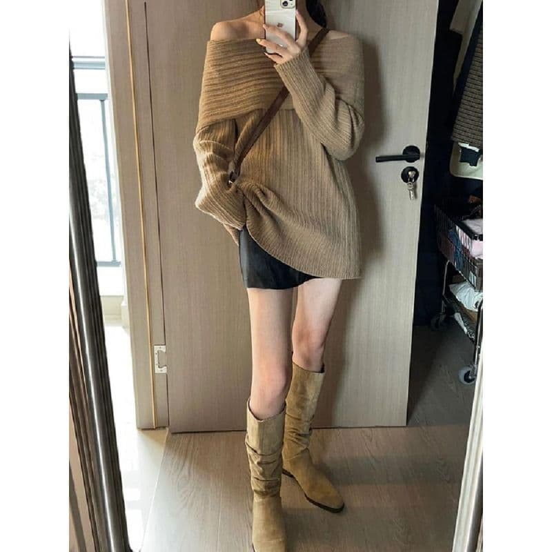 자이언트 잘 생긴 카키 색 오프숄더 스웨터 여자 새로운 느긋한 바람 고급 센스 오프숄더 니트 가을 겨울 맨위 이미지 2