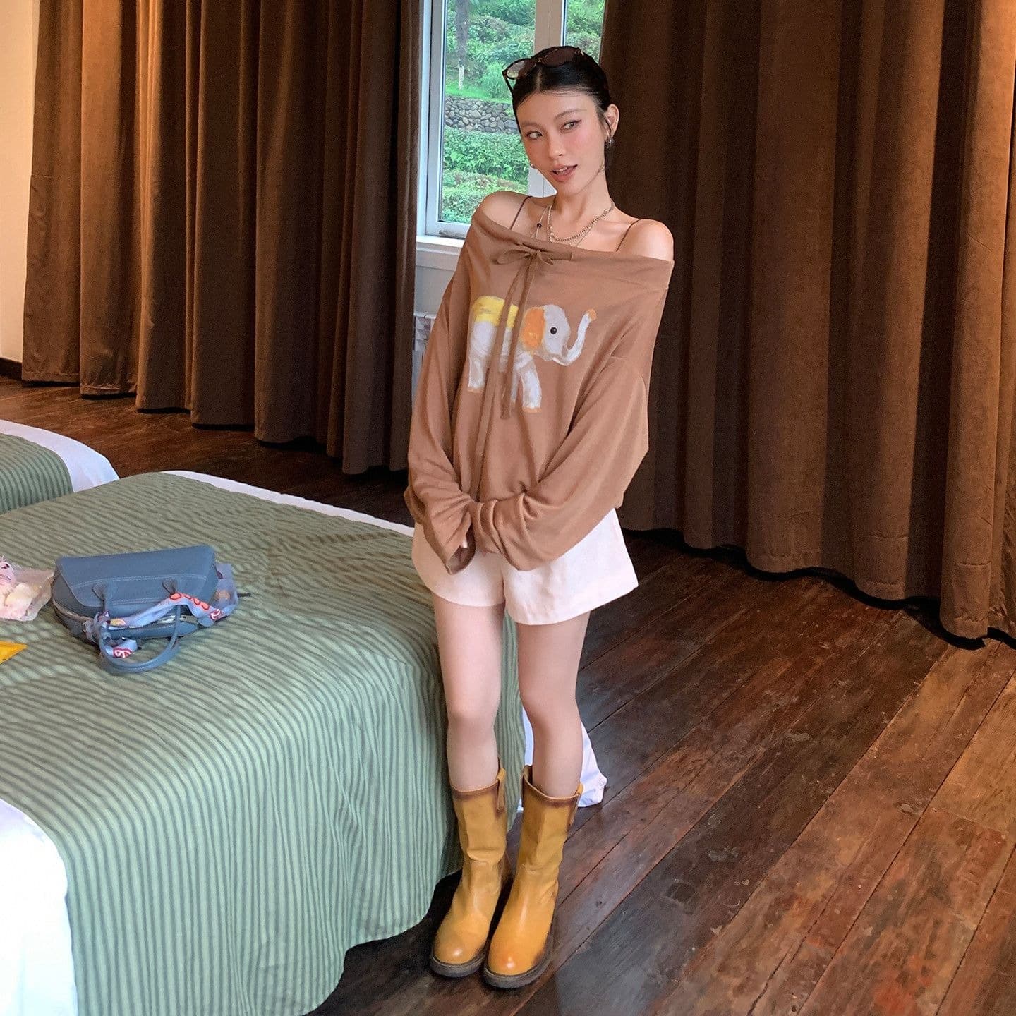 라이 경기 서울 프린트 스트랩 오프숄더 긴팔 티셔츠 여성 조기 가을 루즈핏 chic 오프숄더 커피 색상 작은 대중 맨위 이미지 5