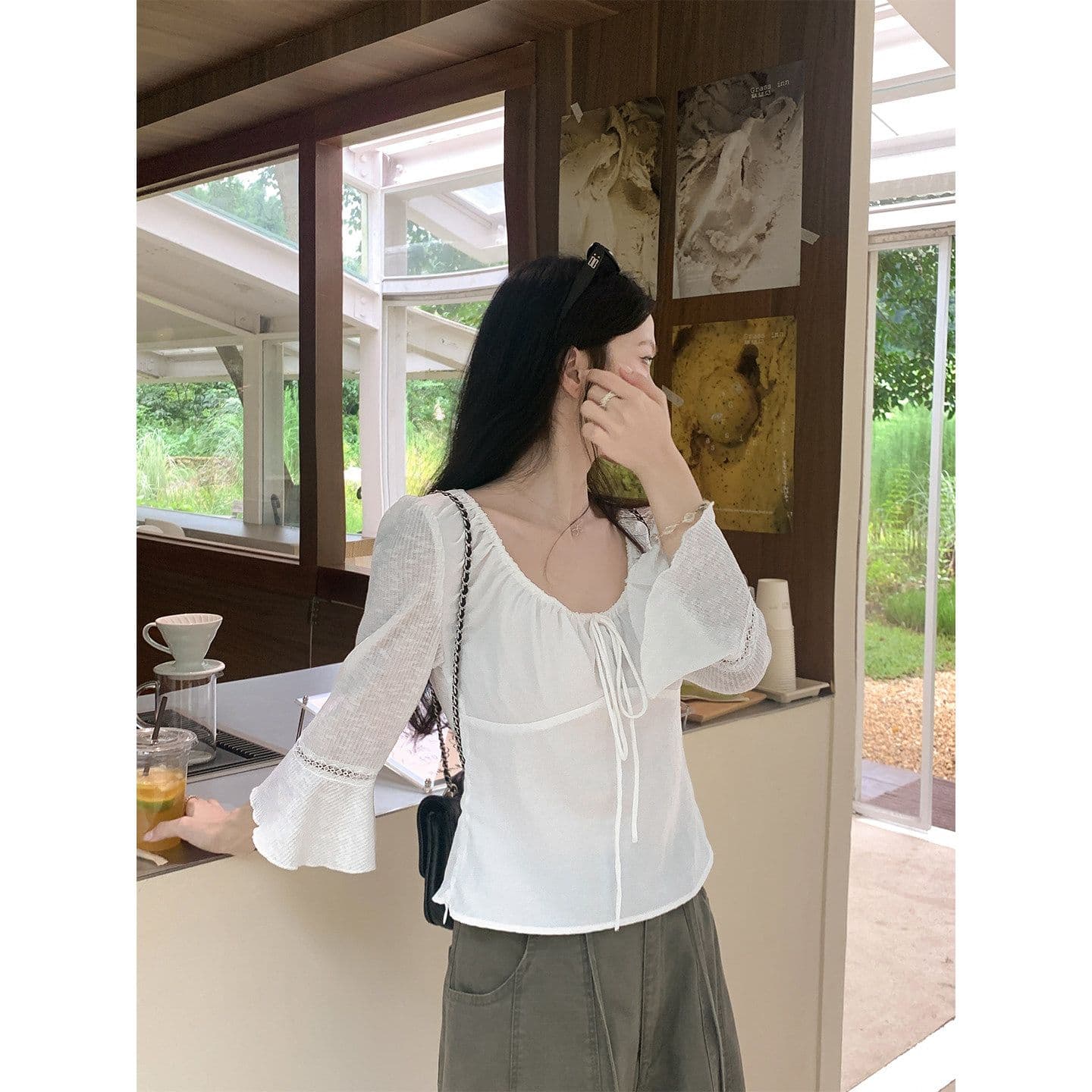 높은 품질 품질 레트로 새틴 대 라운드 넥 주름 맨위 여성 품격 출퇴근 고급 chic Chic 여성 셔츠 이미지 2