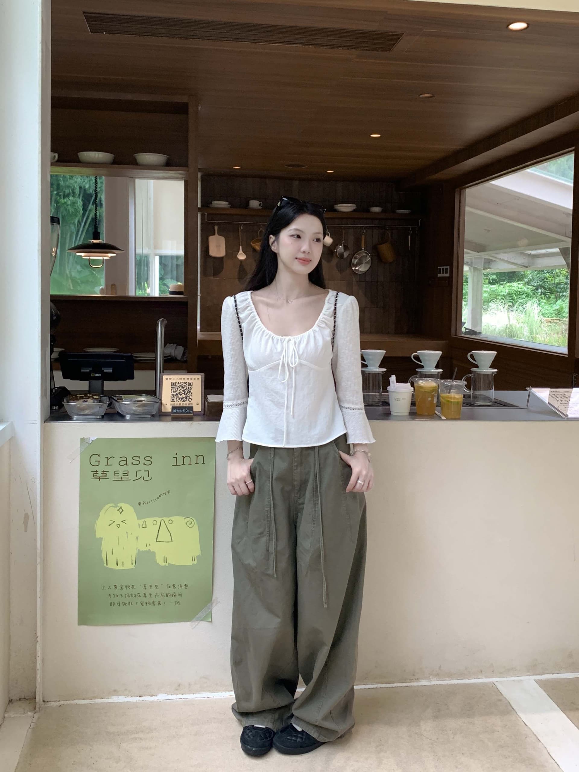 높은 품질 품질 레트로 새틴 대 라운드 넥 주름 맨위 여성 품격 출퇴근 고급 chic Chic 여성 셔츠 상세 이미지 11