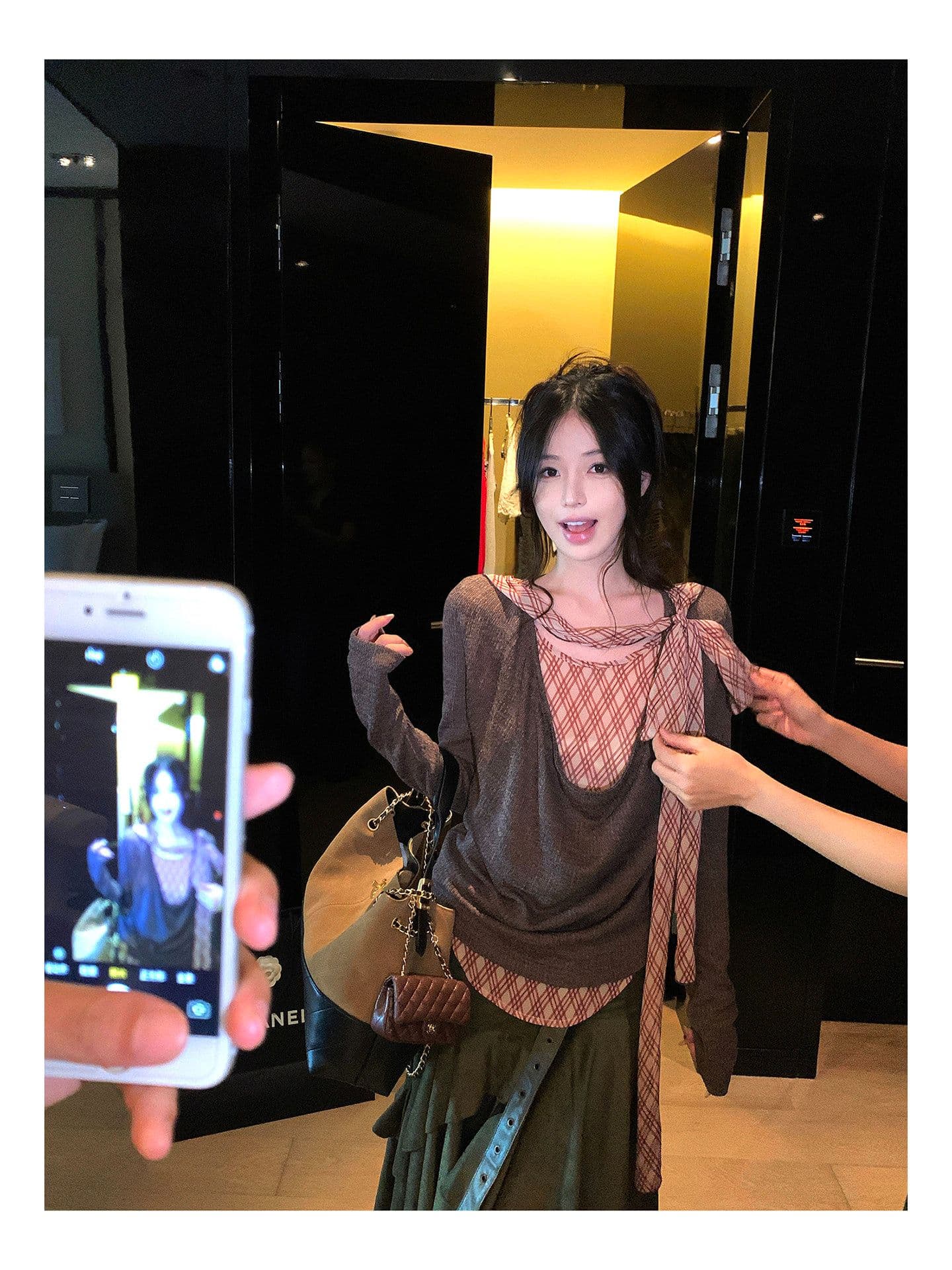 한 부서 패치워크 레이스업 체크무늬 흔들다 칼라 페이크 레이어드 티셔츠 여성 이른 가을 주름 디자인 만나는 맨위 상세 이미지 5