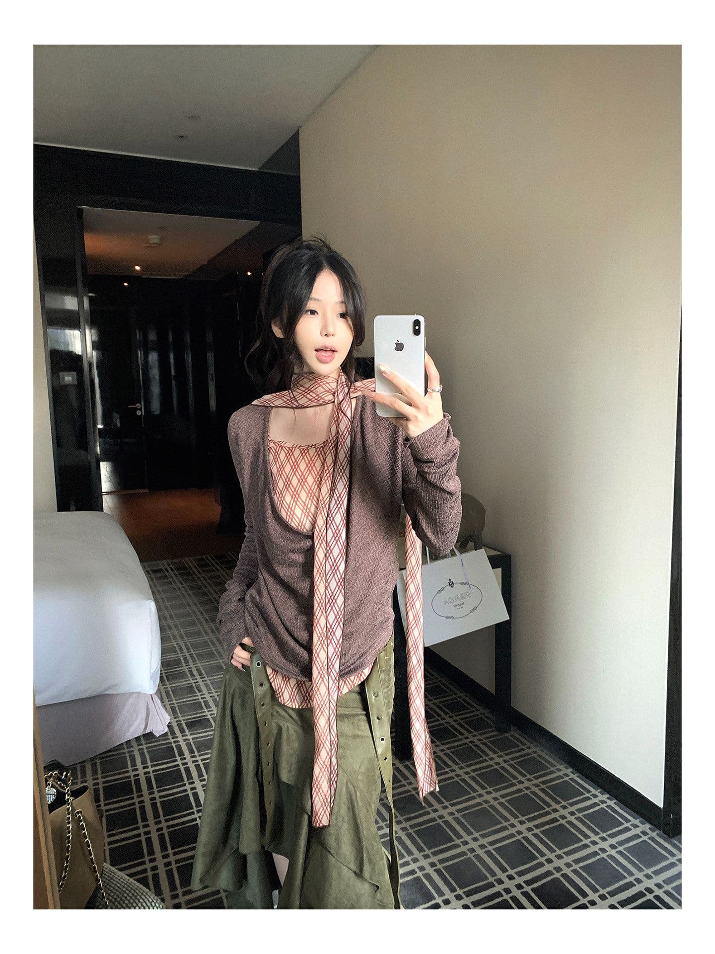 한 부서 패치워크 레이스업 체크무늬 흔들다 칼라 페이크 레이어드 티셔츠 여성 이른 가을 주름 디자인 만나는 맨위 상세 이미지 15
