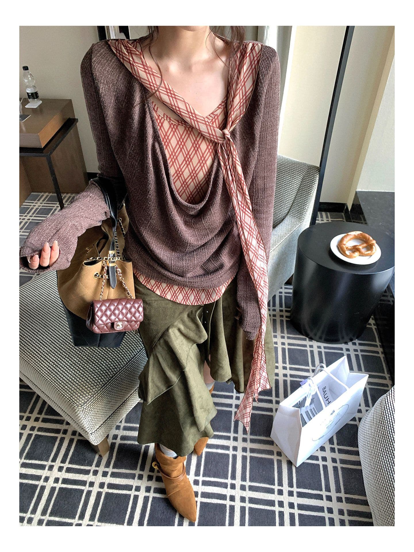 한 부서 패치워크 레이스업 체크무늬 흔들다 칼라 페이크 레이어드 티셔츠 여성 이른 가을 주름 디자인 만나는 맨위 상세 이미지 17