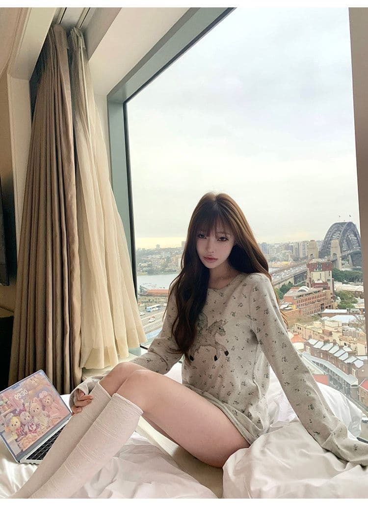 원본 원단 전체 인쇄 작은 꽃무늬 구덩이 기사 질감 센스 캐주얼 라운드 넥 긴팔 티셔츠 여성 조기 가을 만나는 맨위 상세 이미지 24