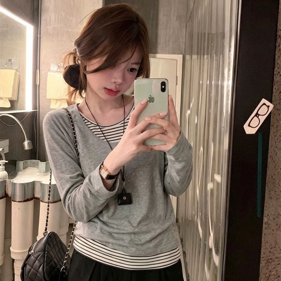 165 그램 눈꽃 면 페이크 레이어드 V넥 긴팔 티셔츠 여성 가을 느긋한 바람 블라우스 다용도 캐주얼 미니멀리즘 켜기