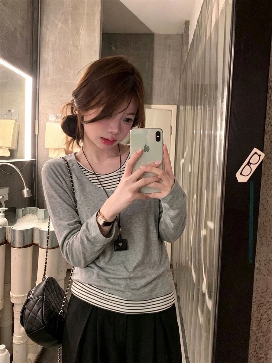 165 그램 눈꽃 면 페이크 레이어드 V넥 긴팔 티셔츠 여성 가을 느긋한 바람 블라우스 다용도 캐주얼 미니멀리즘 켜기 상세 이미지 2