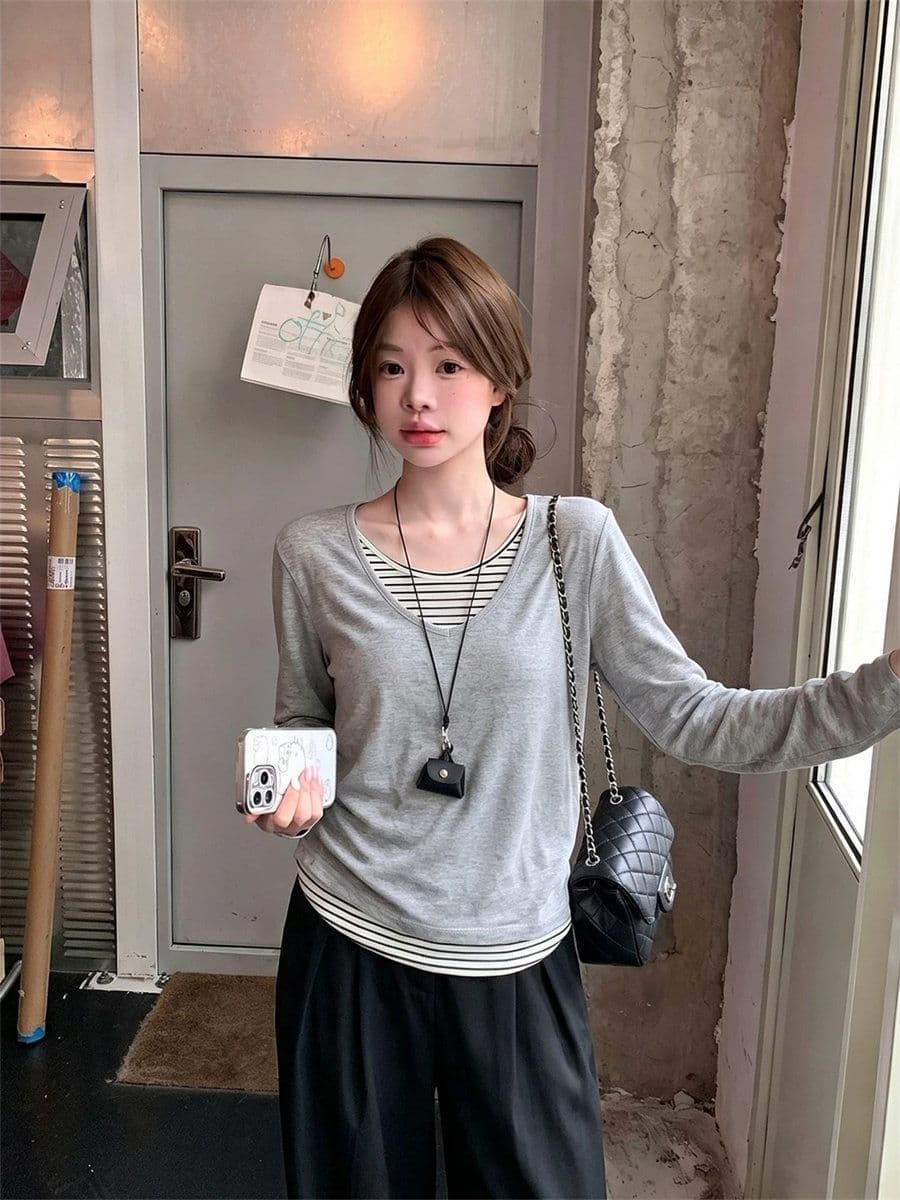 165 그램 눈꽃 면 페이크 레이어드 V넥 긴팔 티셔츠 여성 가을 느긋한 바람 블라우스 다용도 캐주얼 미니멀리즘 켜기 상세 이미지 4