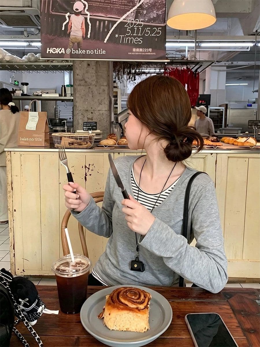 165 그램 눈꽃 면 페이크 레이어드 V넥 긴팔 티셔츠 여성 가을 느긋한 바람 블라우스 다용도 캐주얼 미니멀리즘 켜기 상세 이미지 6