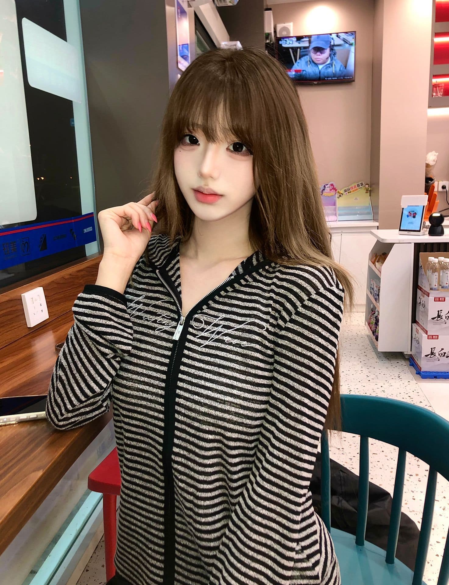 얇은 스타일 자수 원본 당겨서 측면 이후 패키지 칼라 광저우 원본 원단 복합 후드티 여성 상세 이미지 4