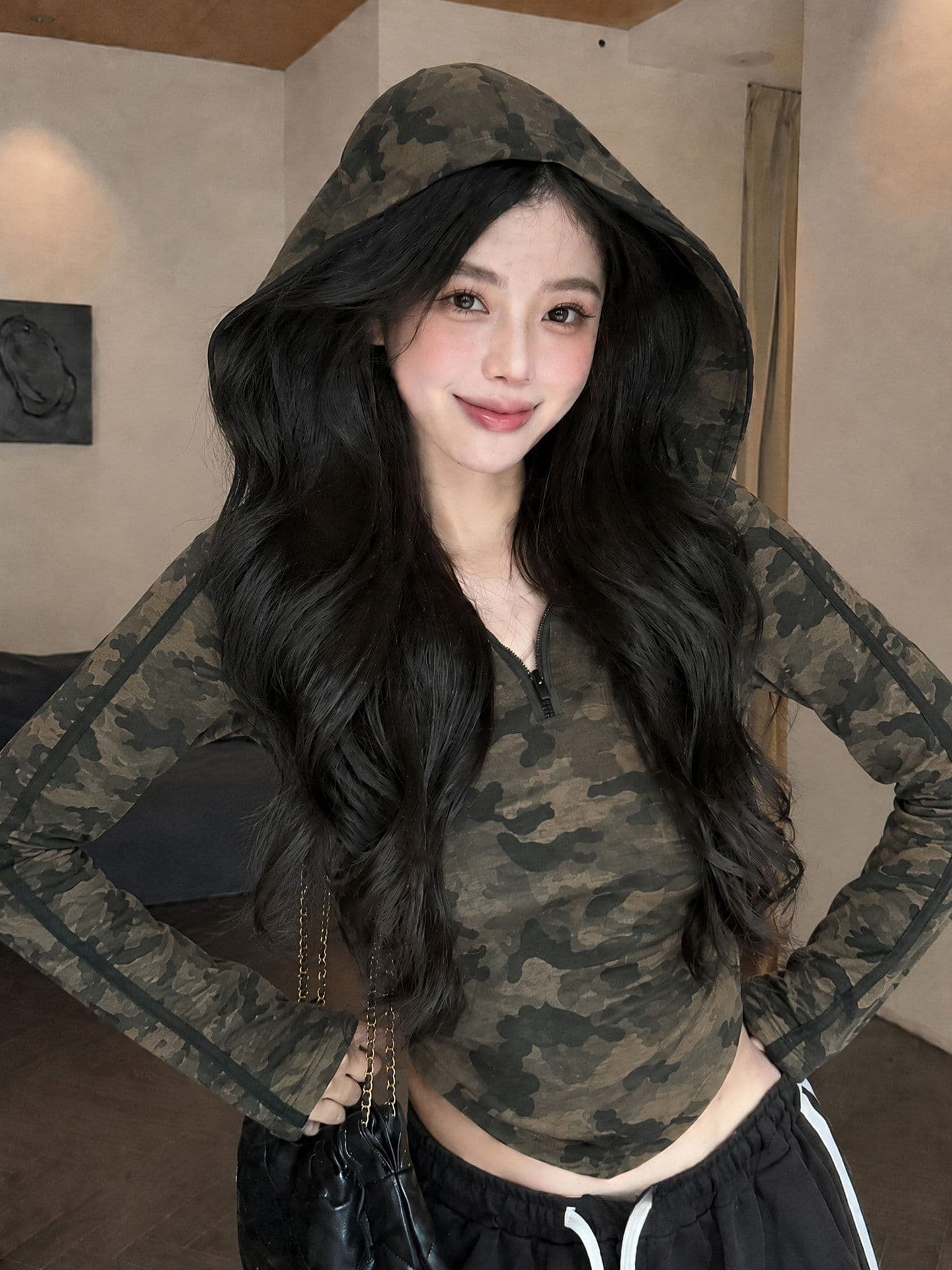 경관 그림 카모플라주 홀치기 염색 긴팔 티셔츠 여성 이른 가을 한국 스타일 후드 몸매 가꾸기 쇼트 스타일 핫걸 맨위 여성