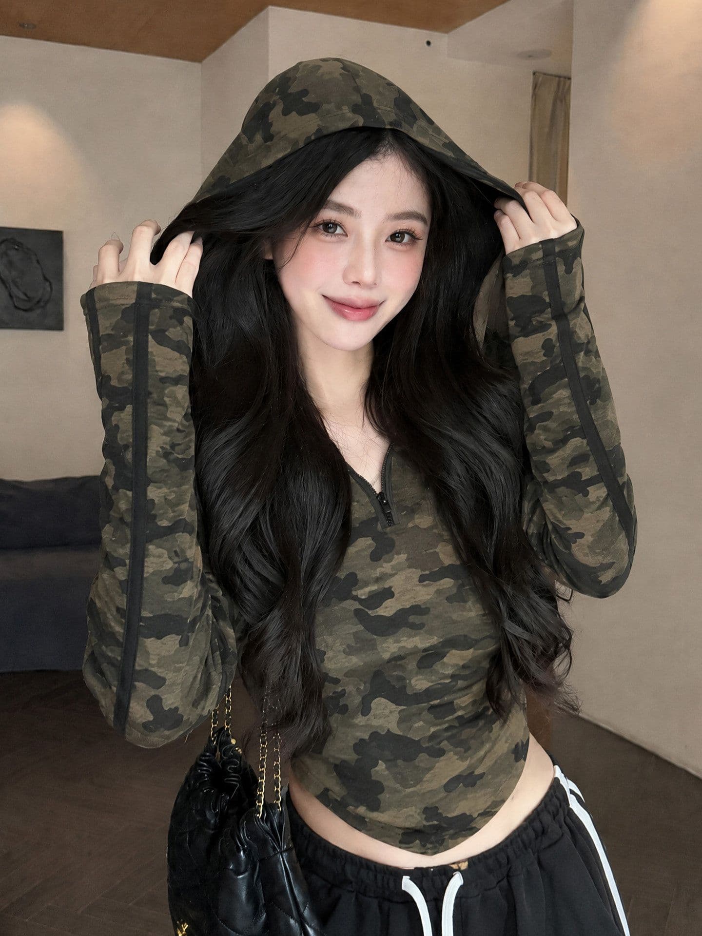 경관 그림 카모플라주 홀치기 염색 긴팔 티셔츠 여성 이른 가을 한국 스타일 후드 몸매 가꾸기 쇼트 스타일 핫걸 맨위 여성 상세 이미지 2