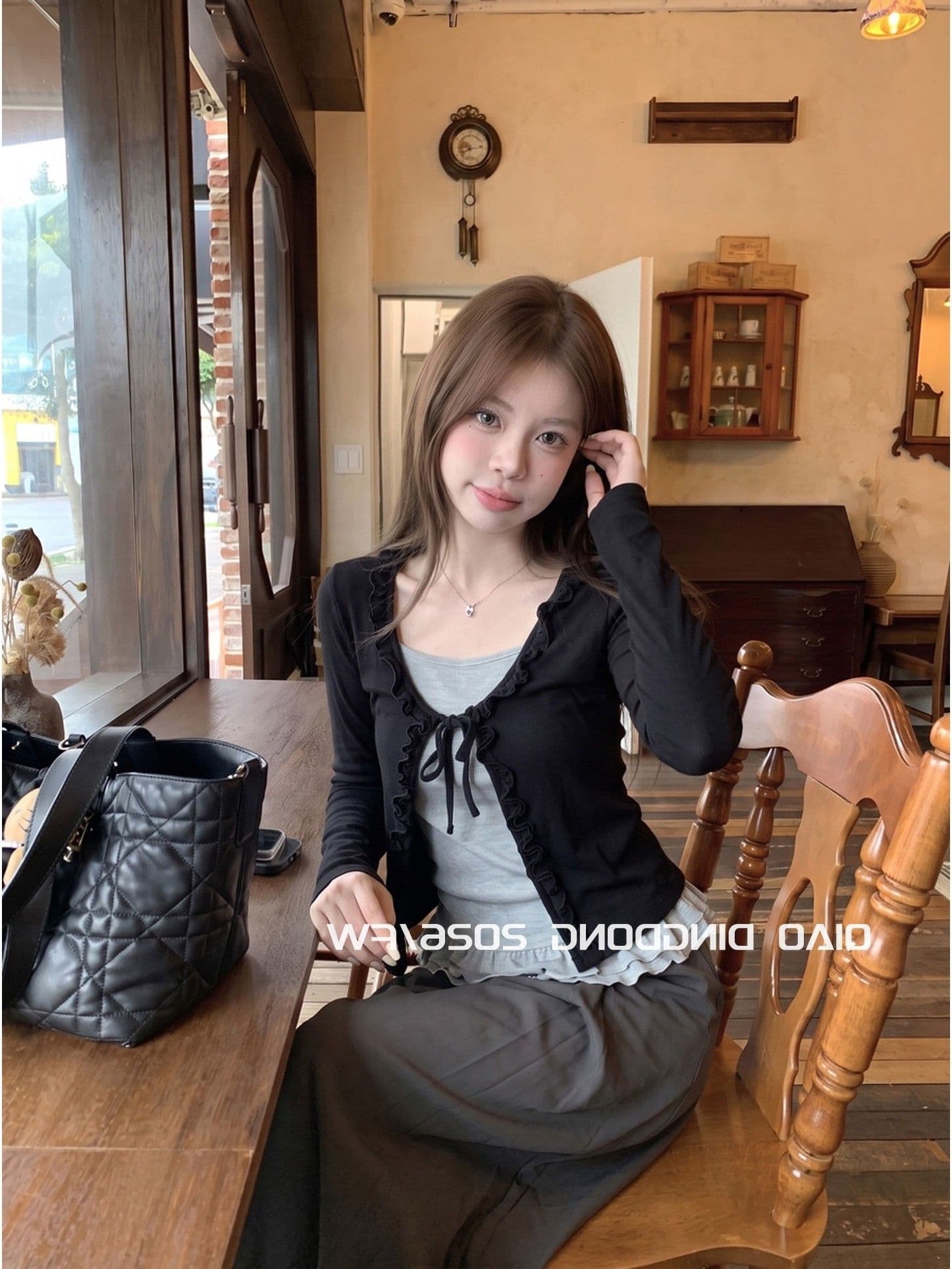 양모 품격 페이크 레이어드 프릴 레이스업 긴팔 티셔츠 여성 조기 가을 새로운 작은 대중 슬림해 보이는 오픈 가디건 맨위