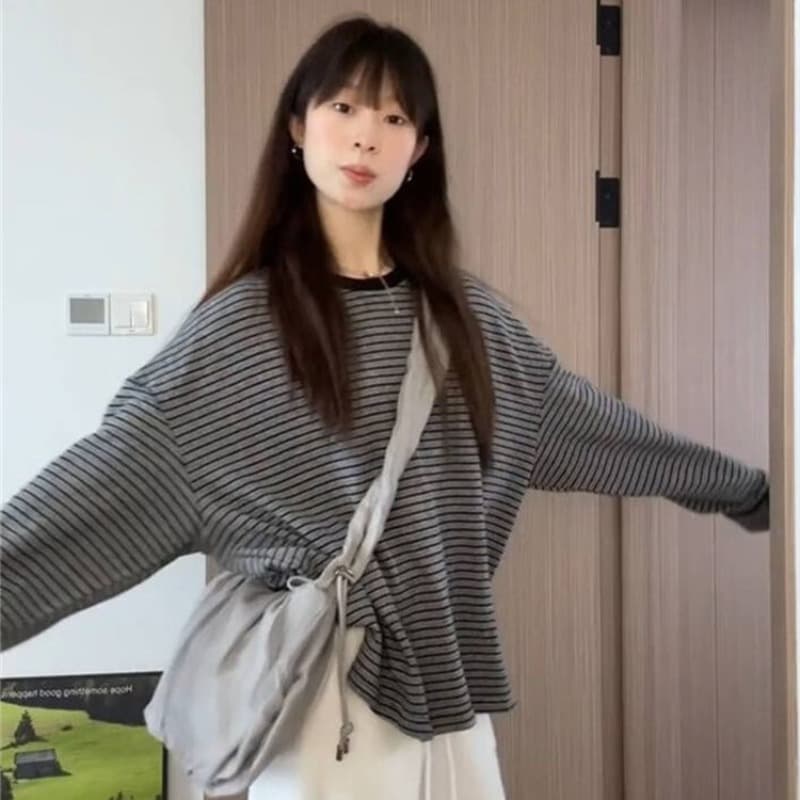 원본 원단 한 부서 세련된 대 핏 스타일 슬림해 보이는 스트라이프 긴팔 라운드 넥 여성 조기 가을 느긋한 바람 루즈핏 맨위 이미지 5