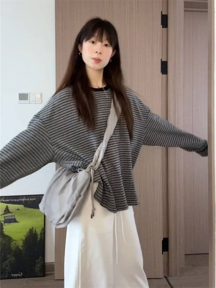 원본 원단 한 부서 세련된 대 핏 스타일 슬림해 보이는 스트라이프 긴팔 라운드 넥 여성 조기 가을 느긋한 바람 루즈핏 맨위 상세 이미지 2